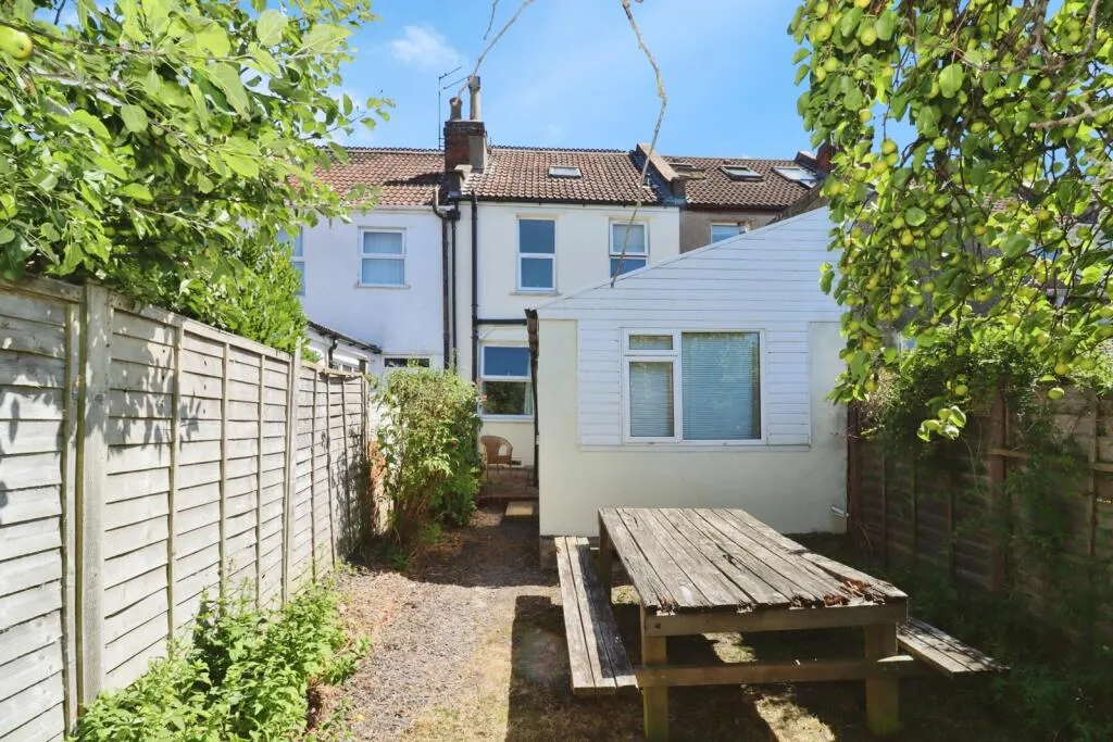 2 bed House