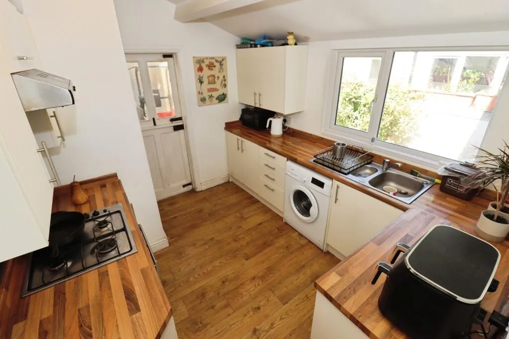 2 bed House