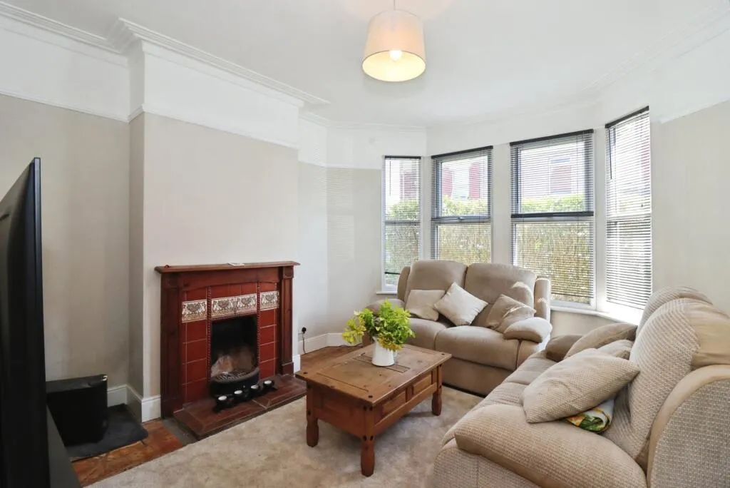 2 bed House