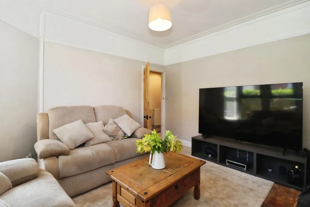 2 bed House