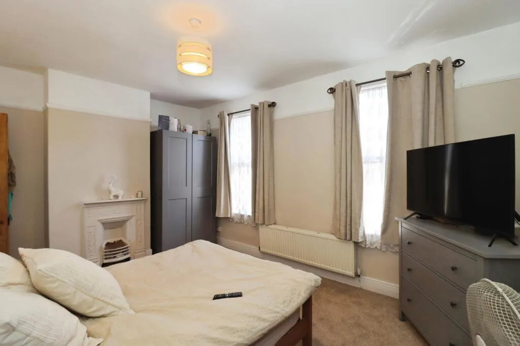 2 bed House