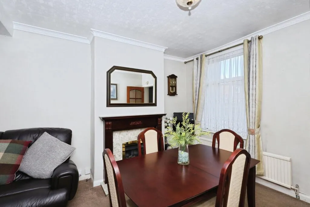 3 bed Terraced