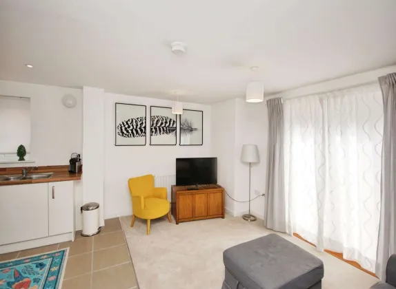 1 bed Ground Flat