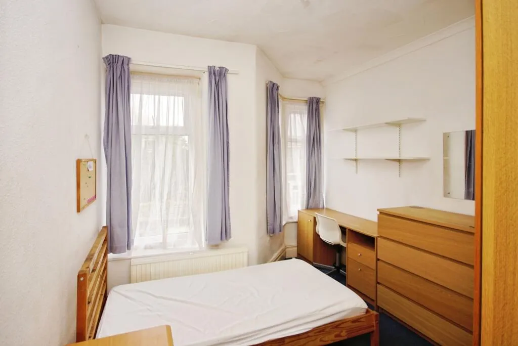 6 bed House