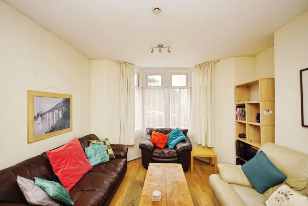 6 bed House