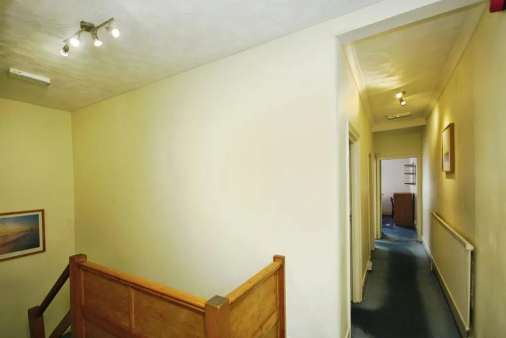 6 bed House