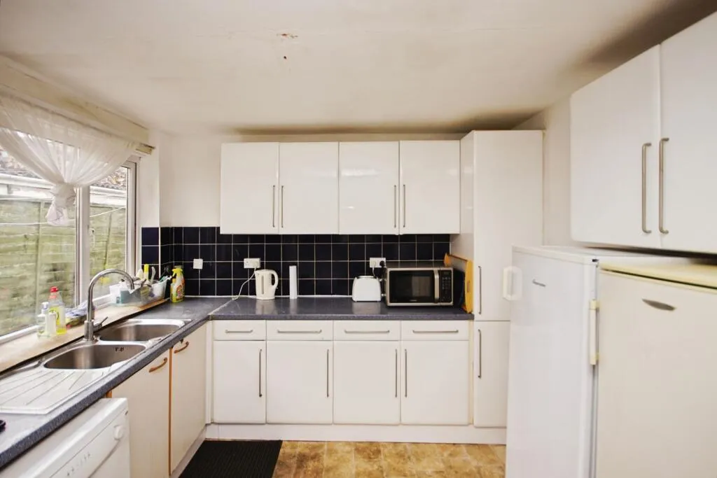 6 bed House