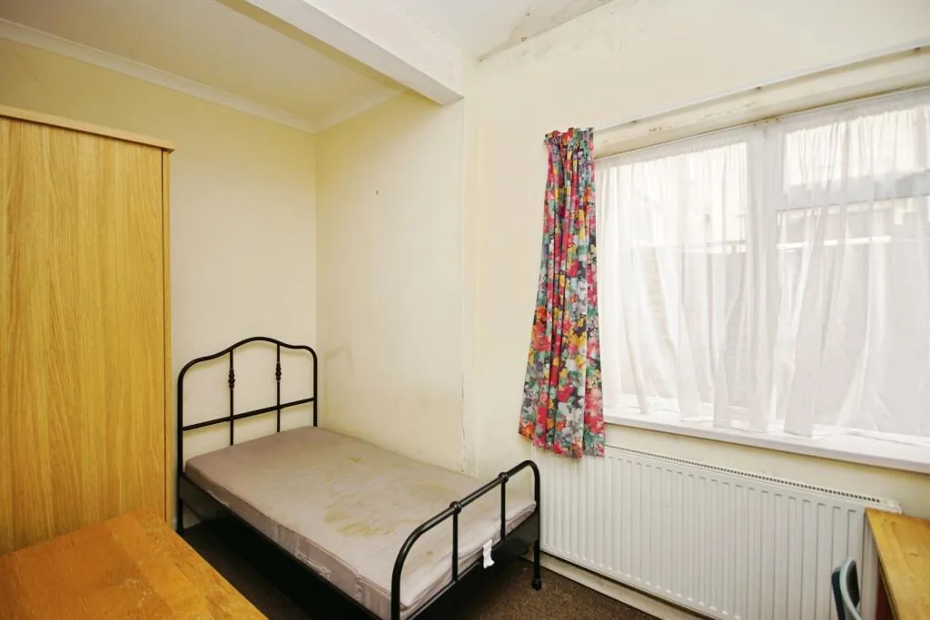 6 bed House