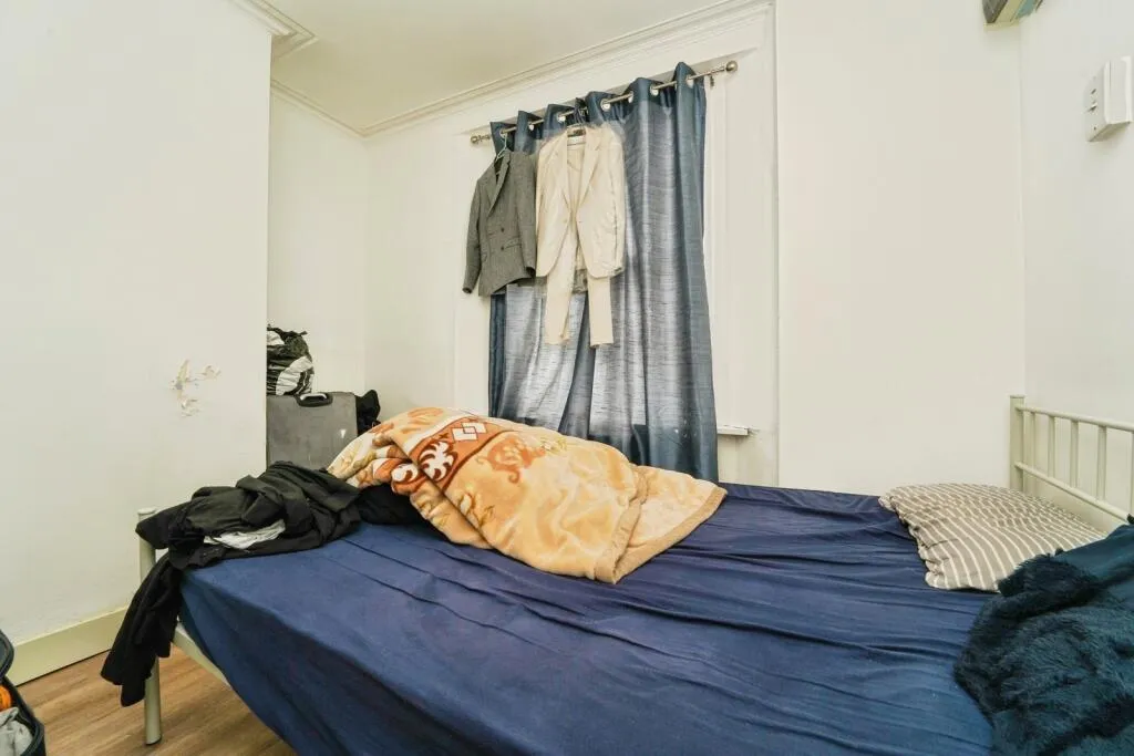 5 bed Block of Apartments