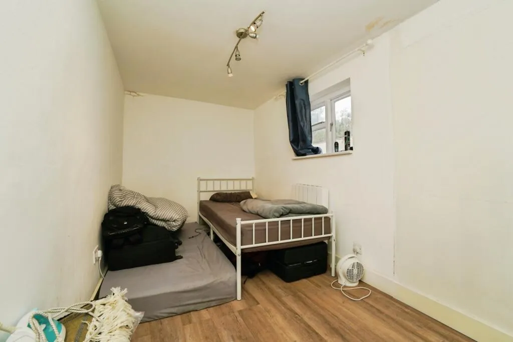 5 bed Block of Apartments
