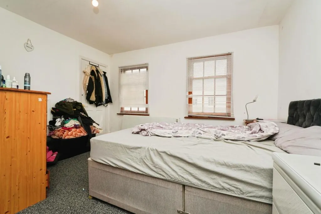 5 bed Block of Apartments