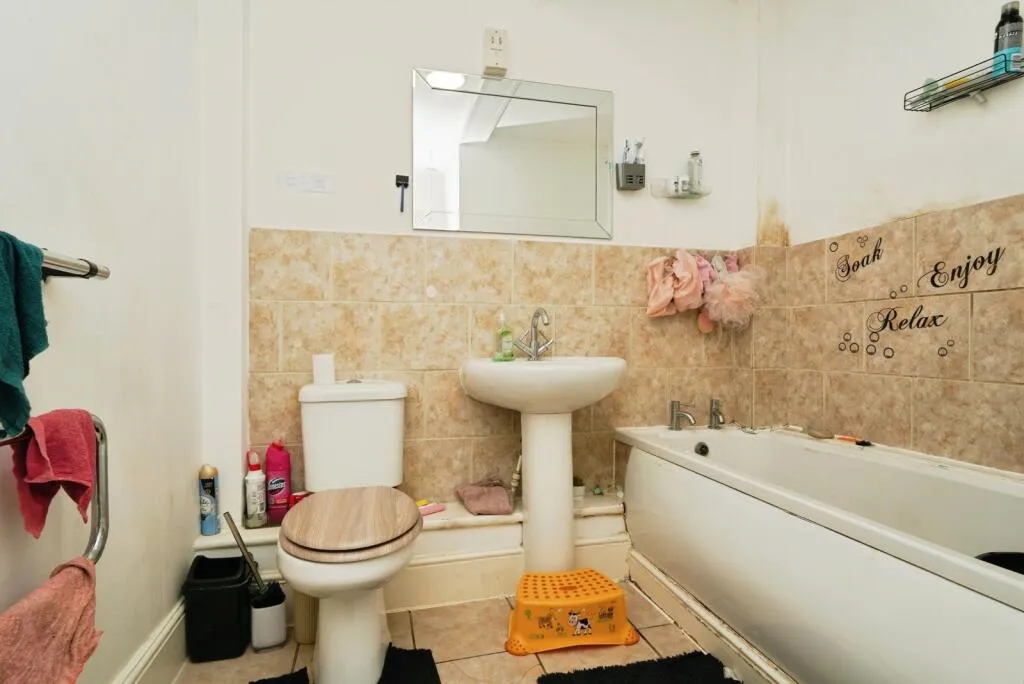 5 bed Block of Apartments