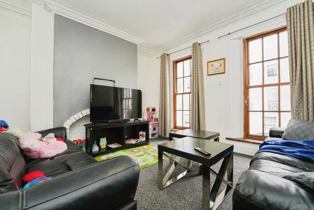 5 bed Block of Apartments