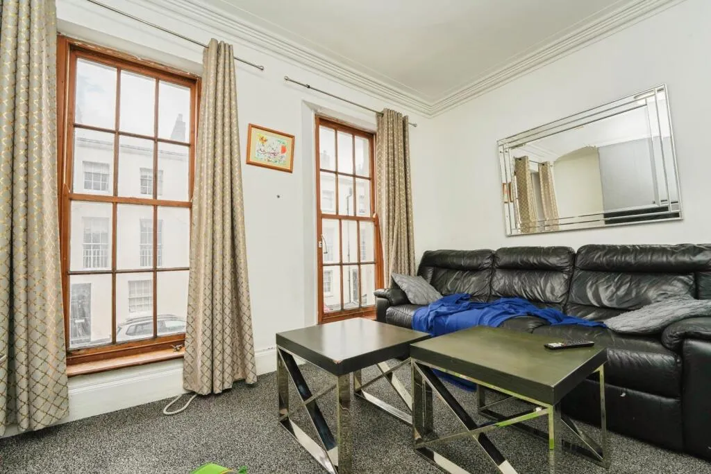 5 bed Block of Apartments