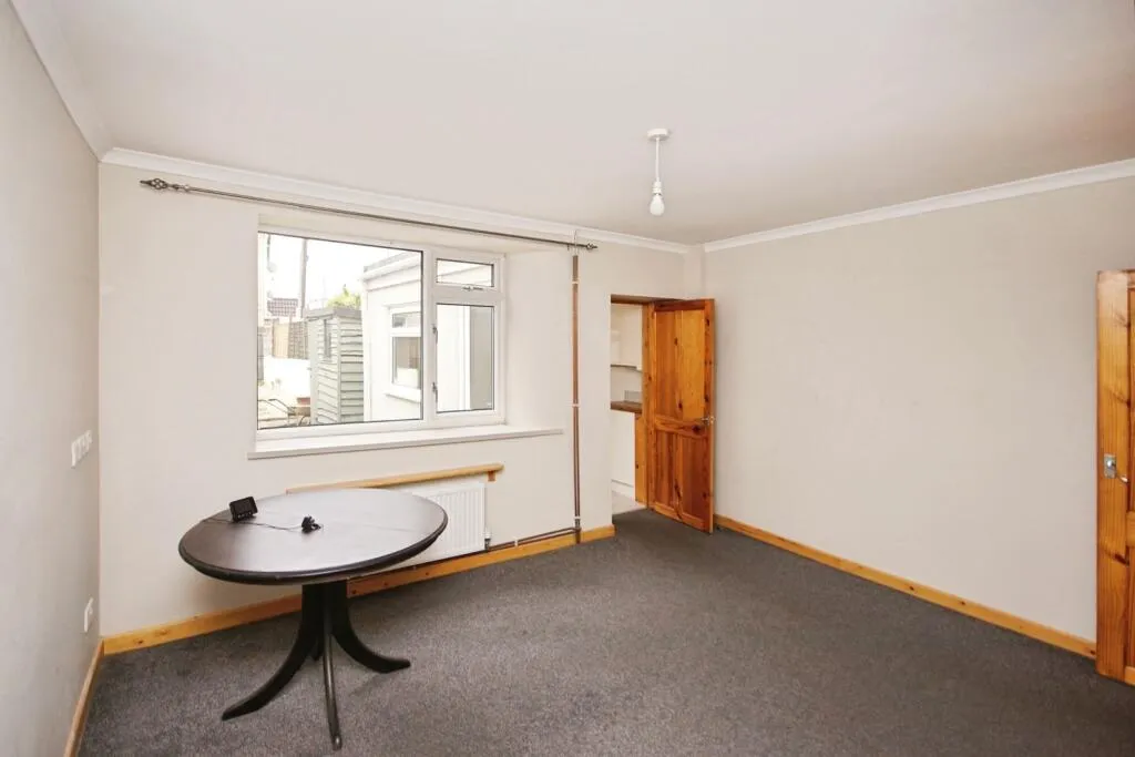 2 bed House