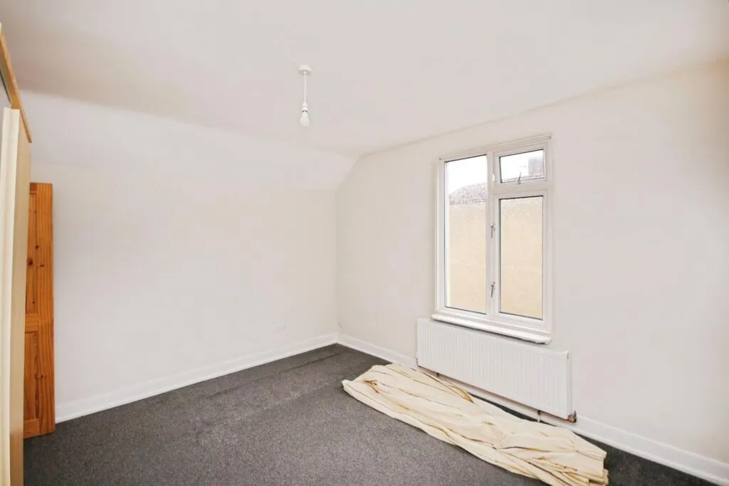 2 bed House