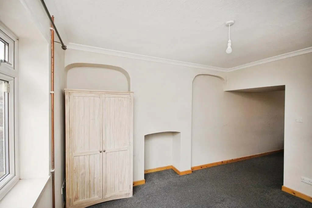 2 bed House