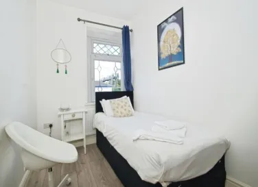 4 bed Terraced