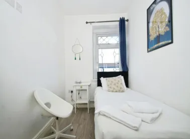 4 bed Terraced