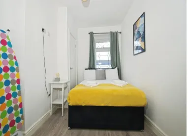 4 bed Terraced