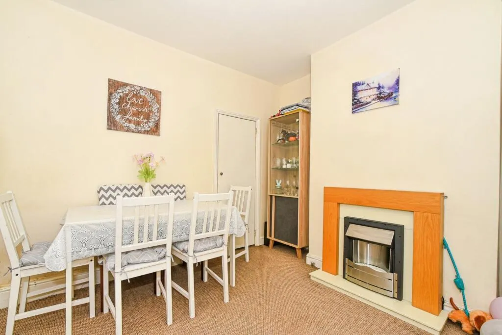 2 bed Terraced