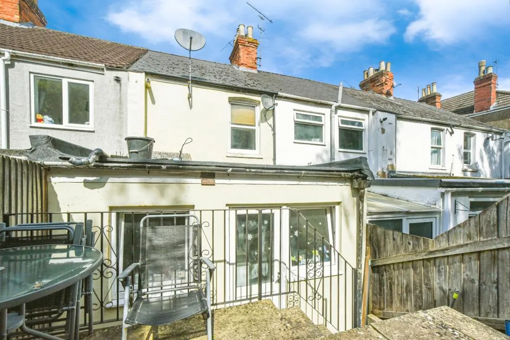 2 bed Terraced