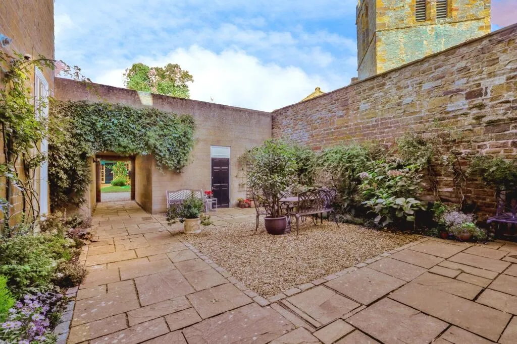 2 bed Apartment