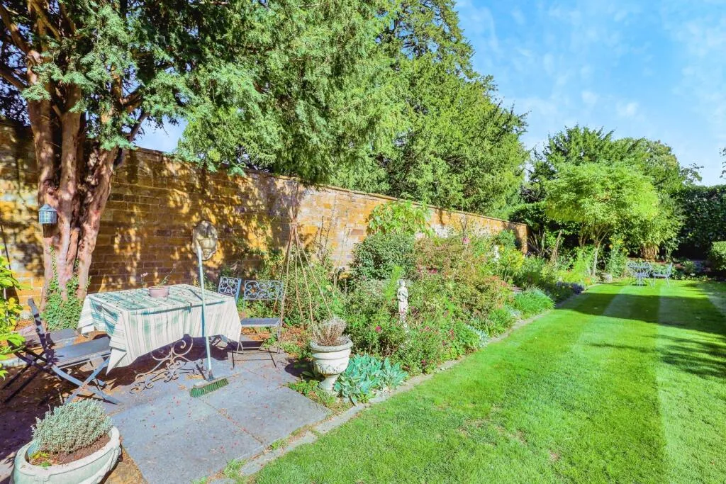2 bed Apartment