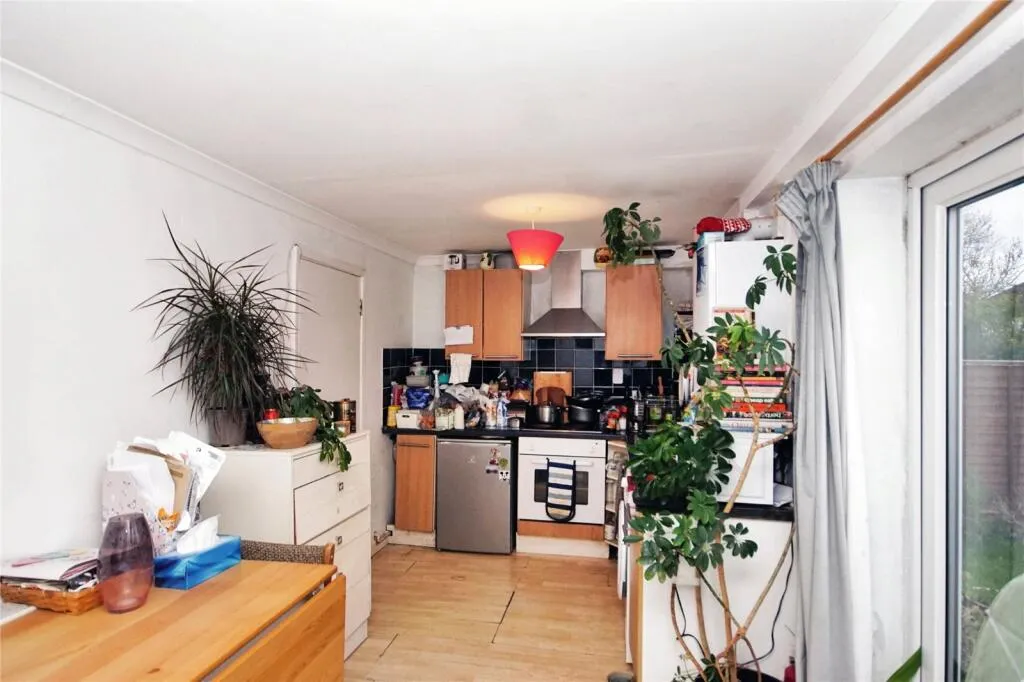 1 bed Ground Flat