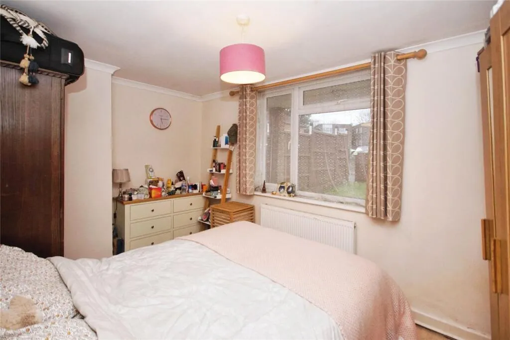 1 bed Ground Flat