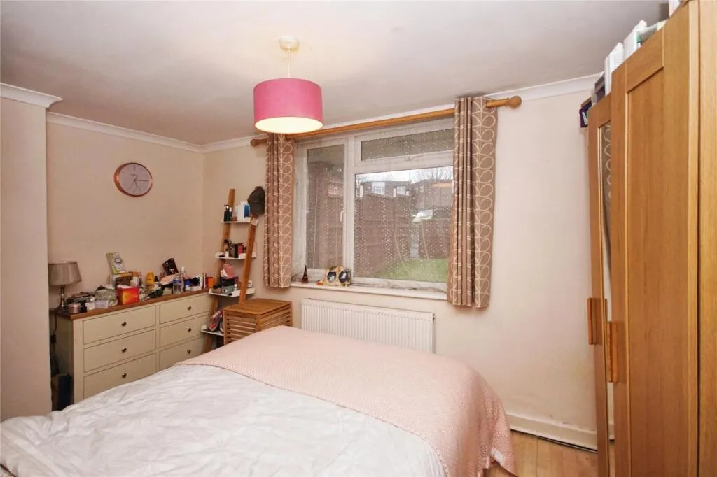 1 bed Ground Flat