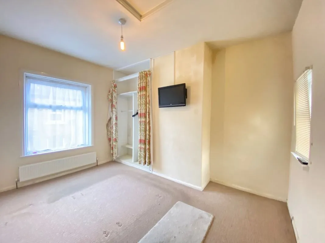 Edward Street, Brighouse, HD6 2BD - Online Auctions