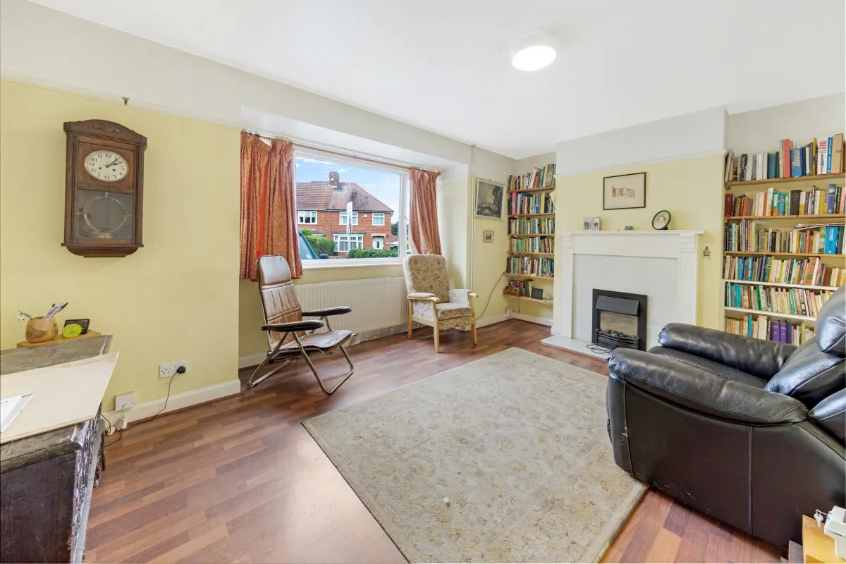 Chestnut Avenue, Kettering, Northamptonshire, NN15 7BG - Online Auctions