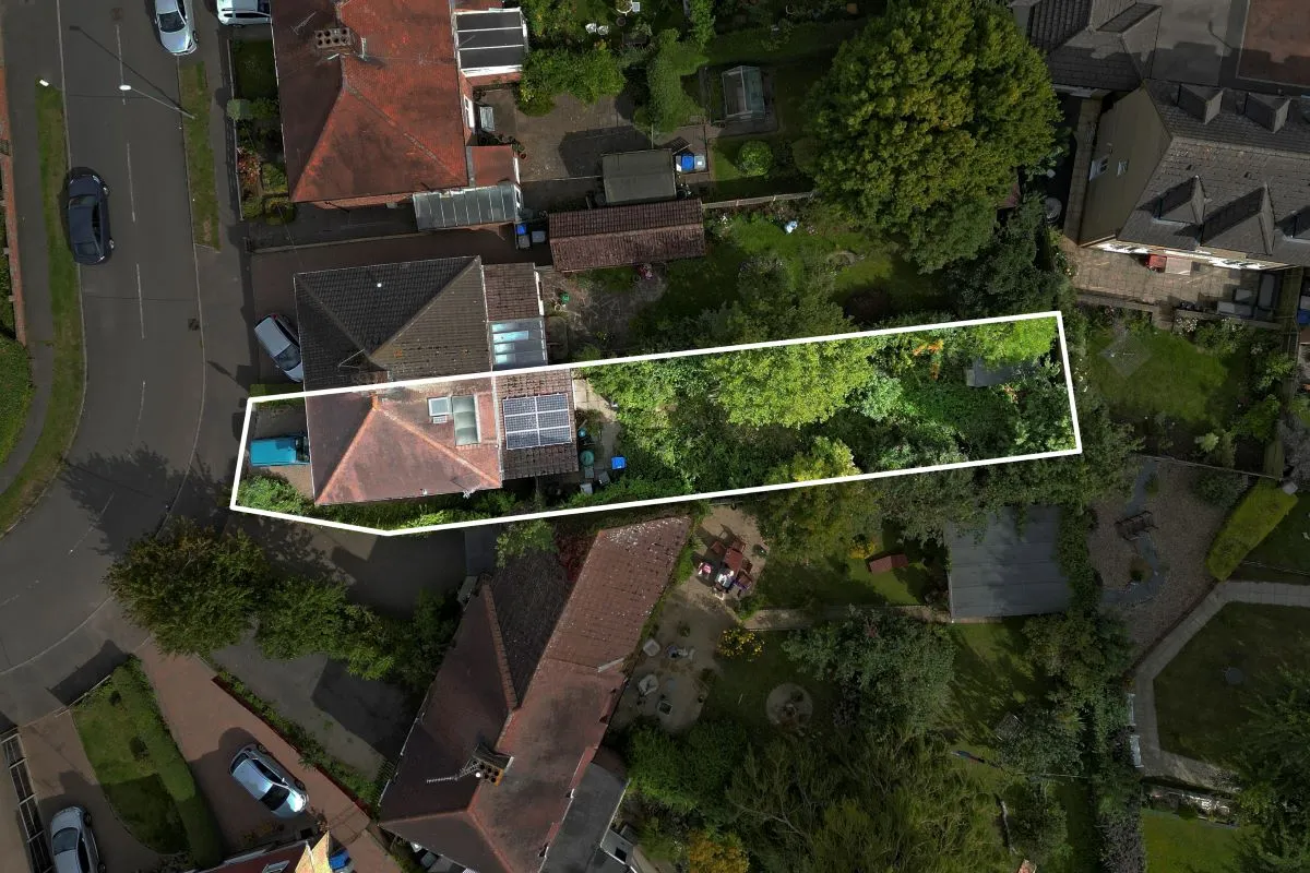 Chestnut Avenue, Kettering, Northamptonshire, NN15 7BG - Online Auctions