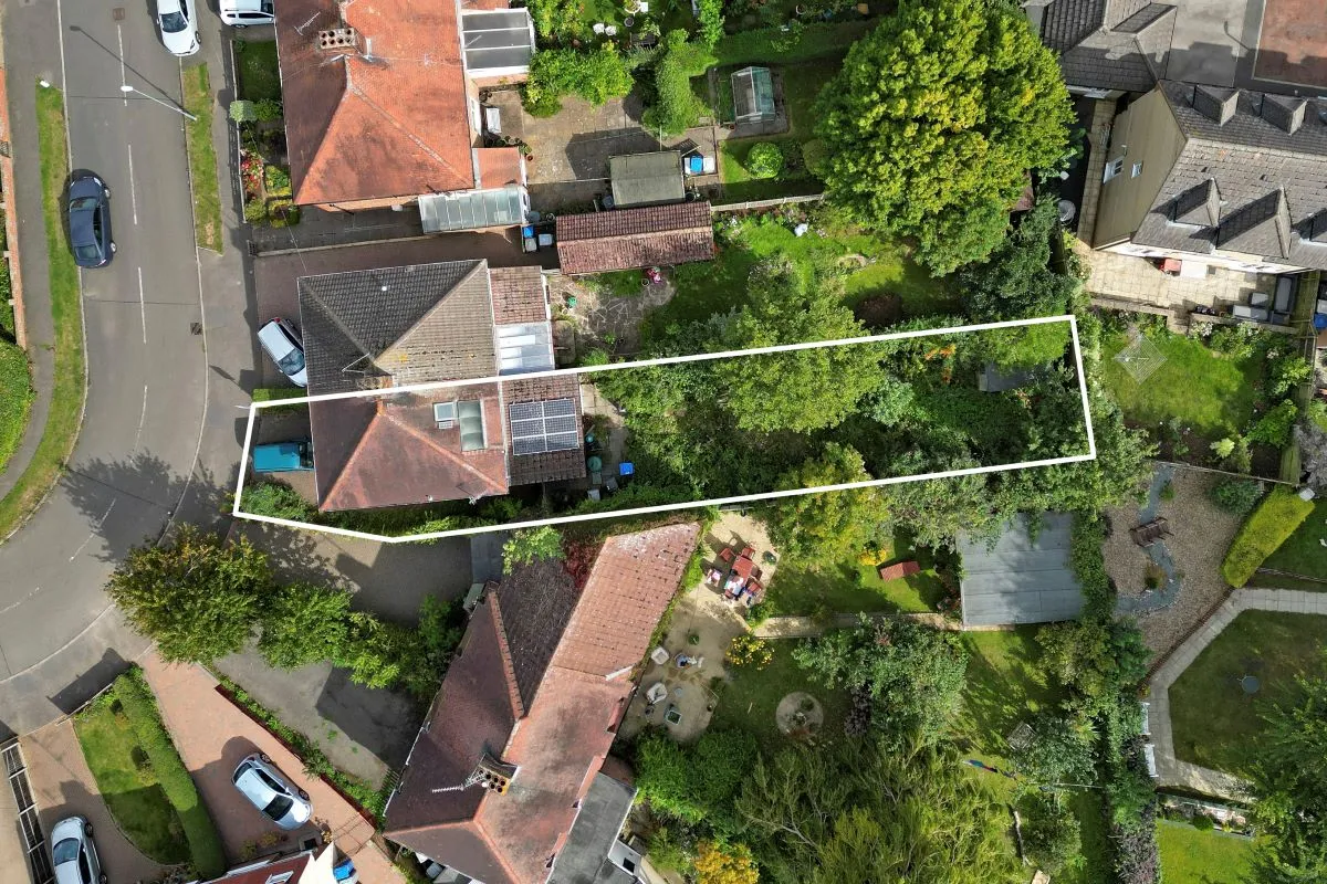 Chestnut Avenue, Kettering, Northamptonshire, NN15 7BG - Online Auctions