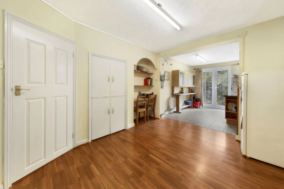 Chestnut Avenue, Kettering, Northamptonshire, NN15 7BG - Online Auctions