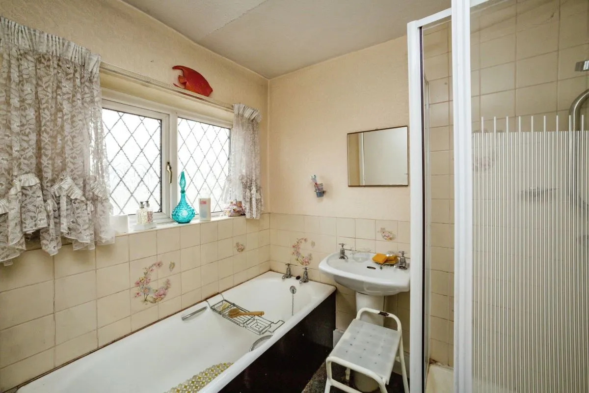 Furlong Road, Bolton-upon-Dearne, S63 8HT - Online Auctions