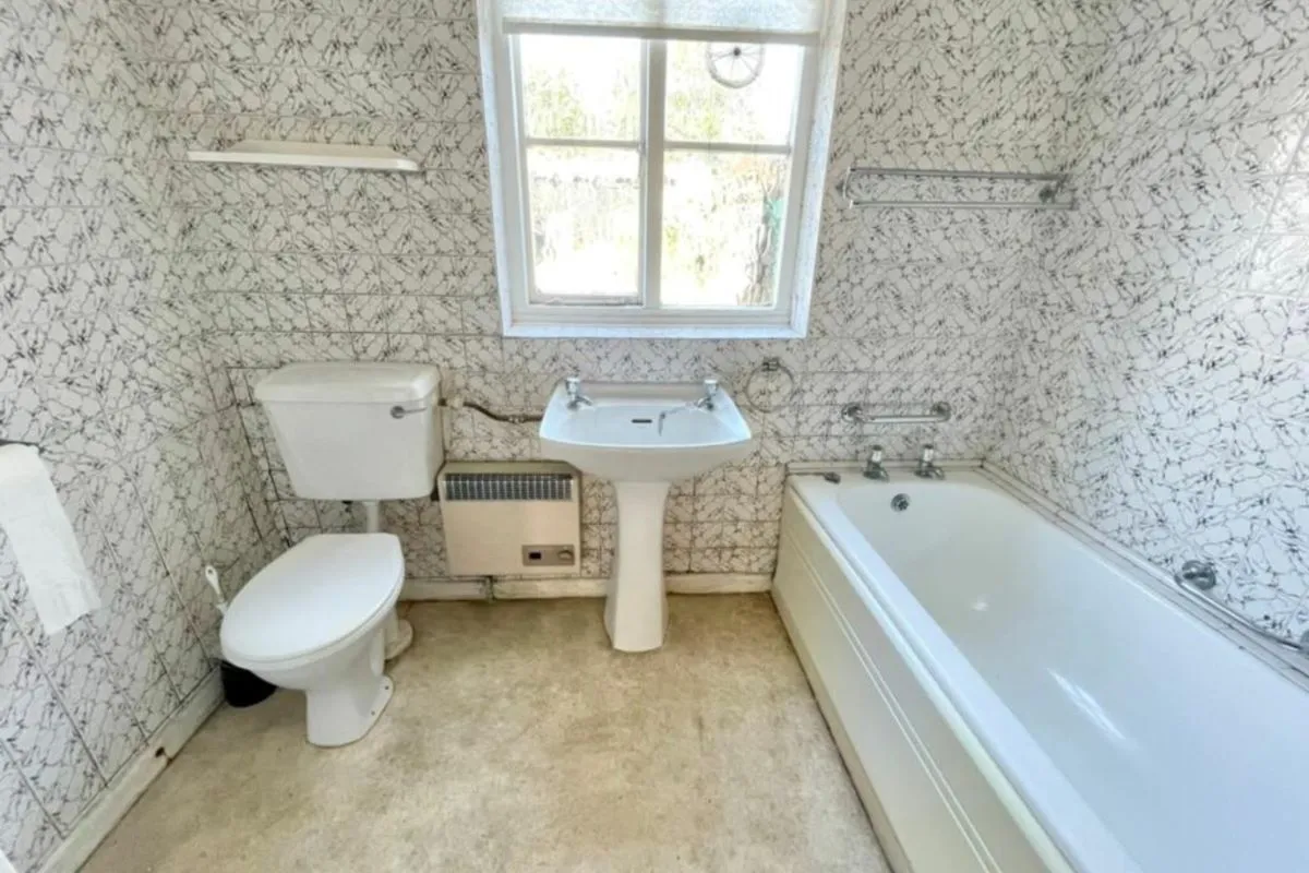 High Street, Hale Village, Liverpool, Merseyside, L24 4AE - Online Auctions