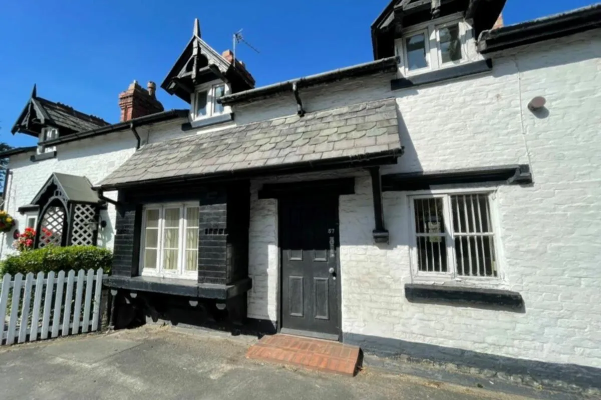 High Street, Hale Village, Liverpool, Merseyside, L24 4AE - Online Auctions