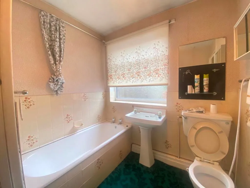 Wistaston Avenue, Wistaston, Crewe, Cheshire, CW2 8QR - Online Auctions