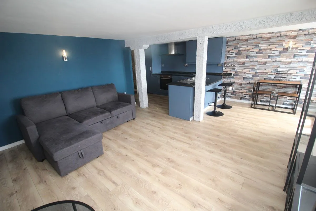 Hennings Wharf, The Quay, Poole, Dorset, BH15 1GZ - Online Auctions