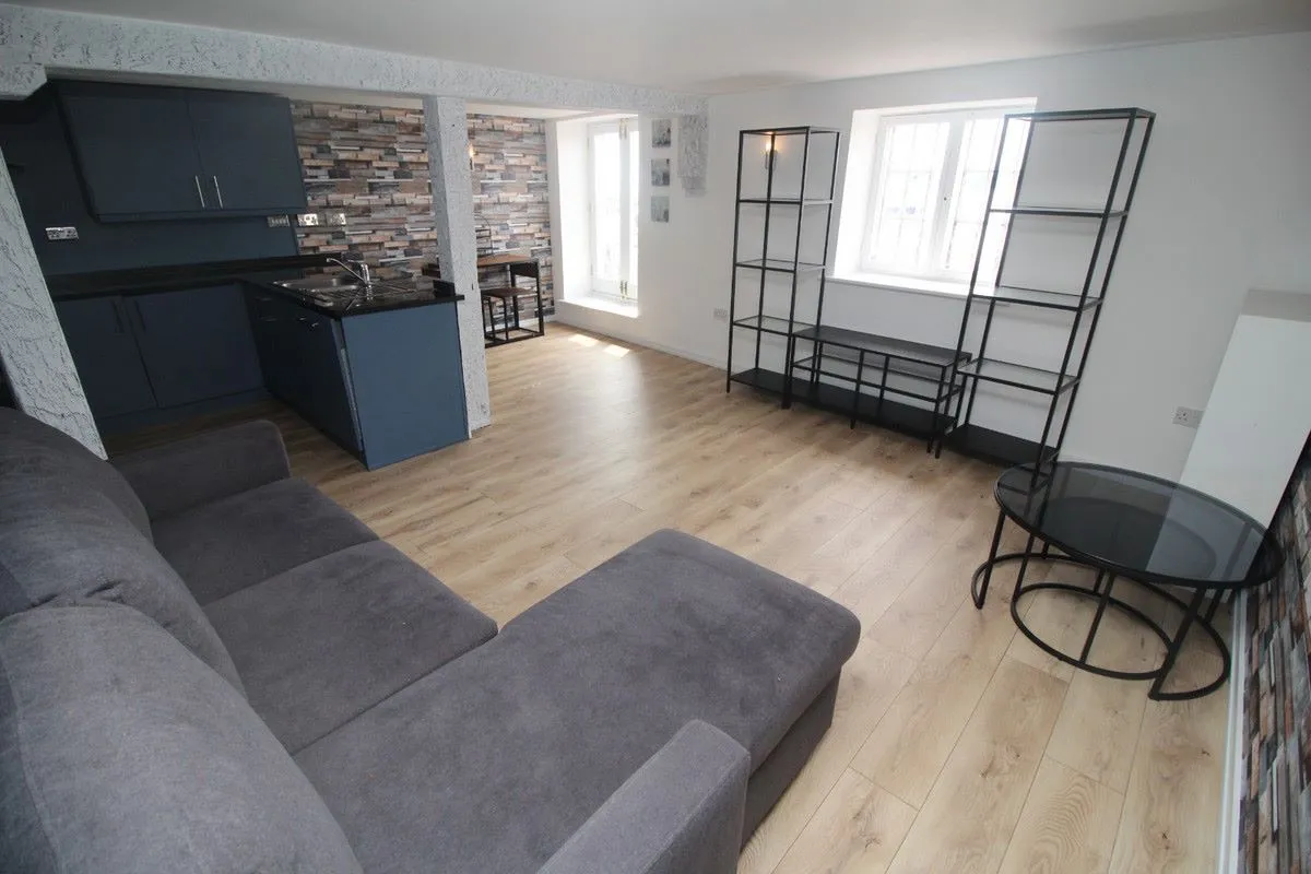 Hennings Wharf, The Quay, Poole, Dorset, BH15 1GZ - Online Auctions