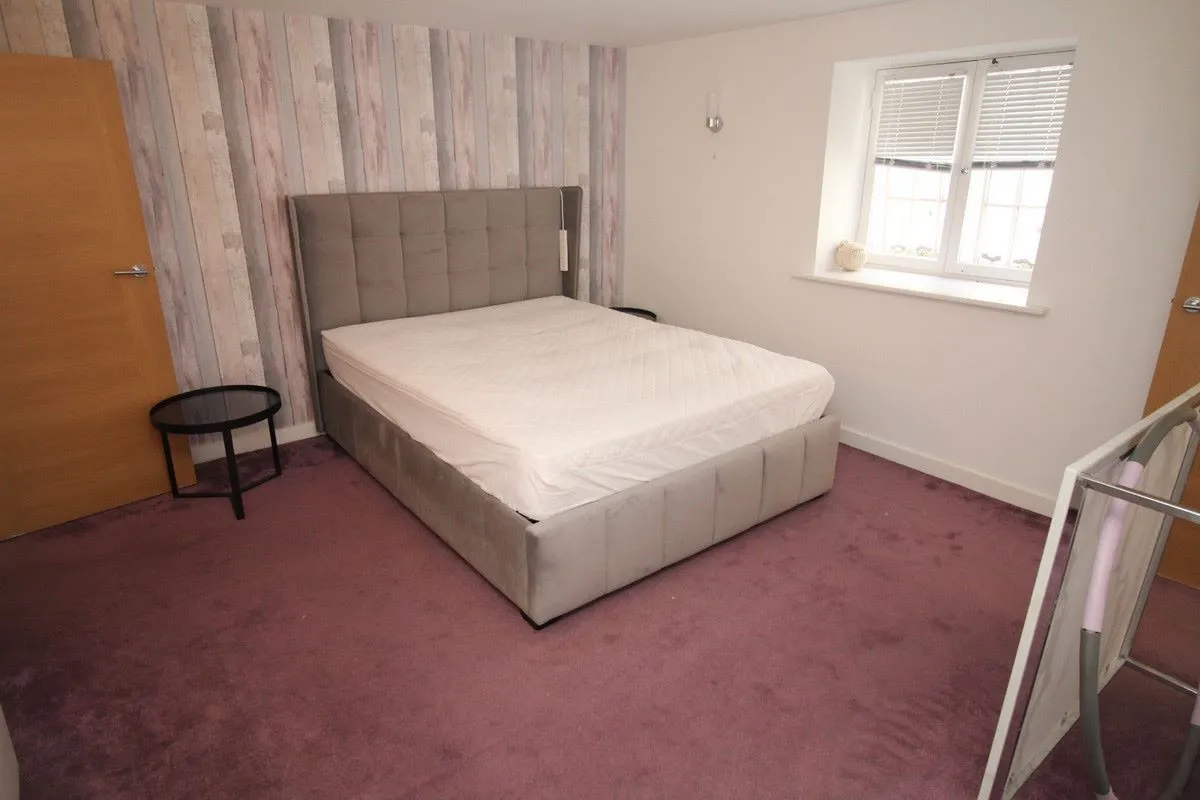 Hennings Wharf, The Quay, Poole, Dorset, BH15 1GZ - Online Auctions