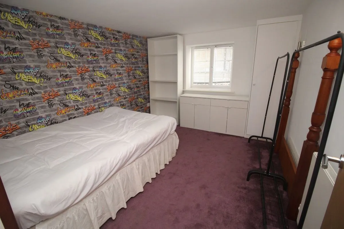Hennings Wharf, The Quay, Poole, Dorset, BH15 1GZ - Online Auctions