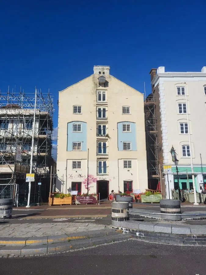 Hennings Wharf, The Quay, Poole, Dorset, BH15 1GZ - Online Auctions