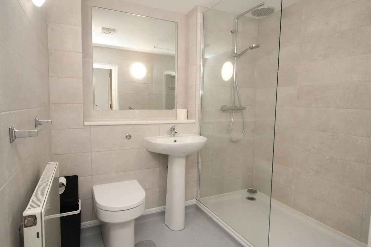 Hennings Wharf, The Quay, Poole, Dorset, BH15 1GZ - Online Auctions