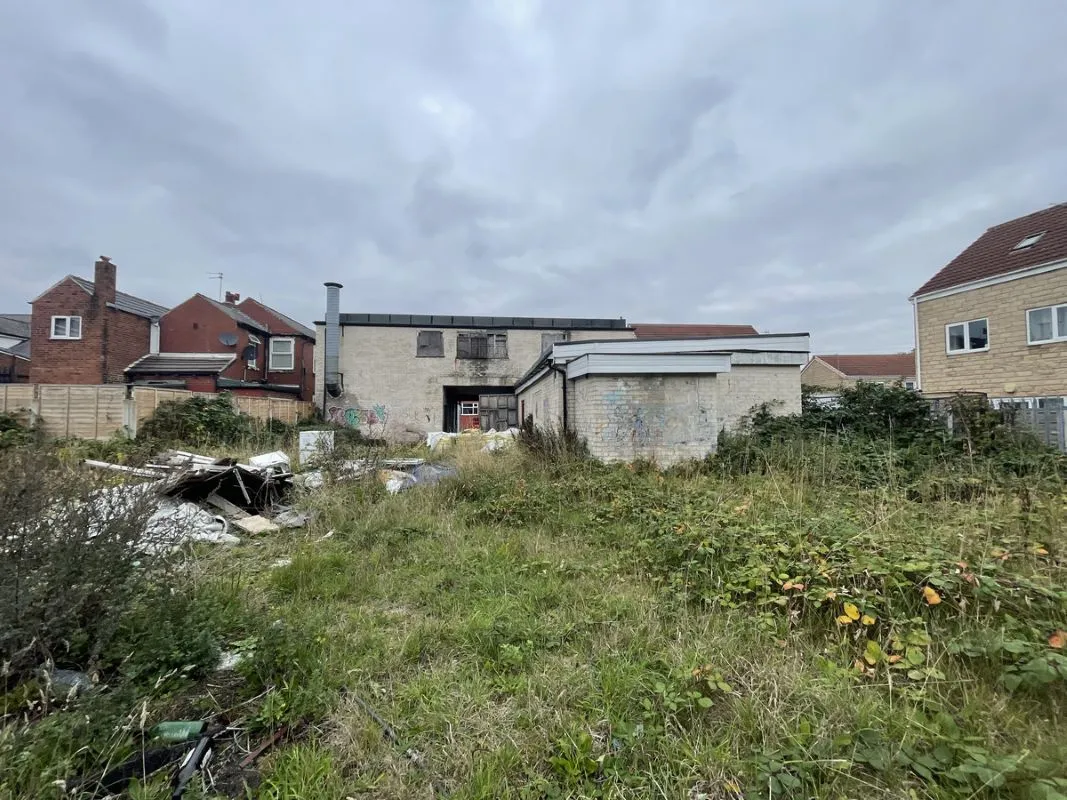 White Apron Street, South Kirkby, Pontefract, West Yorkshire, WF9 3LH - Online Auctions