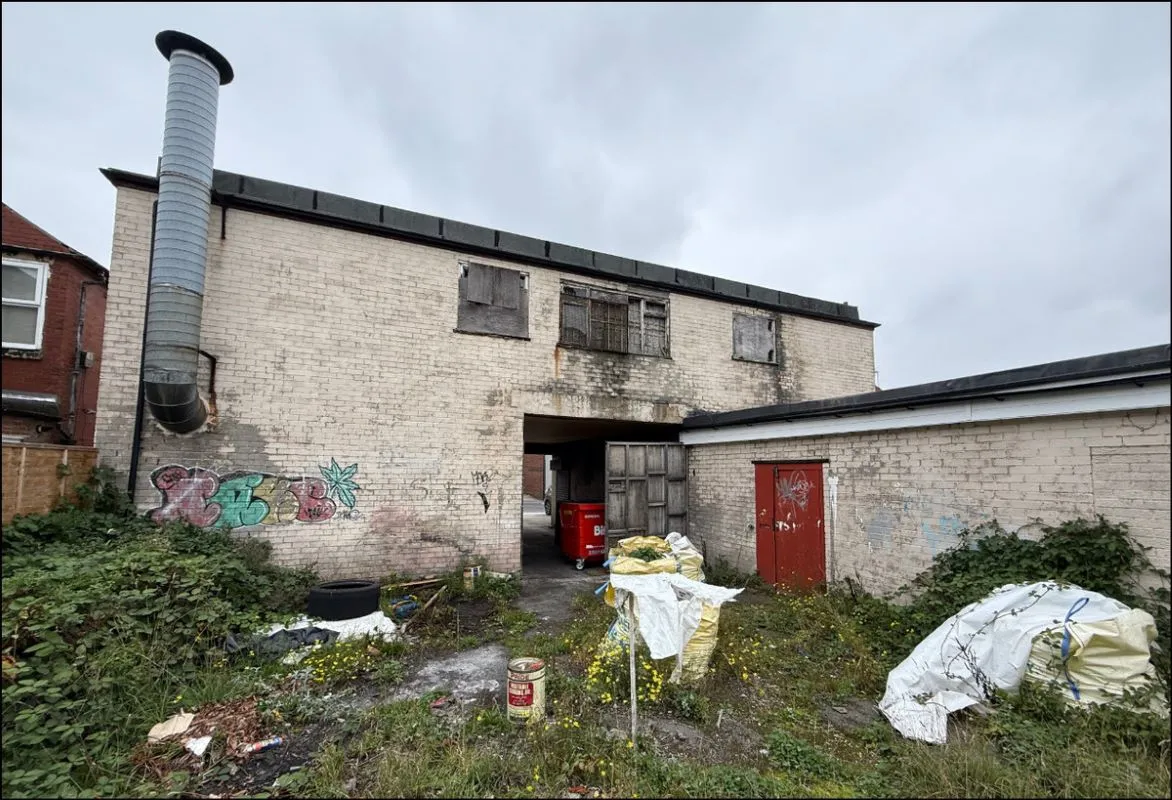 White Apron Street, South Kirkby, Pontefract, West Yorkshire, WF9 3LH - Online Auctions