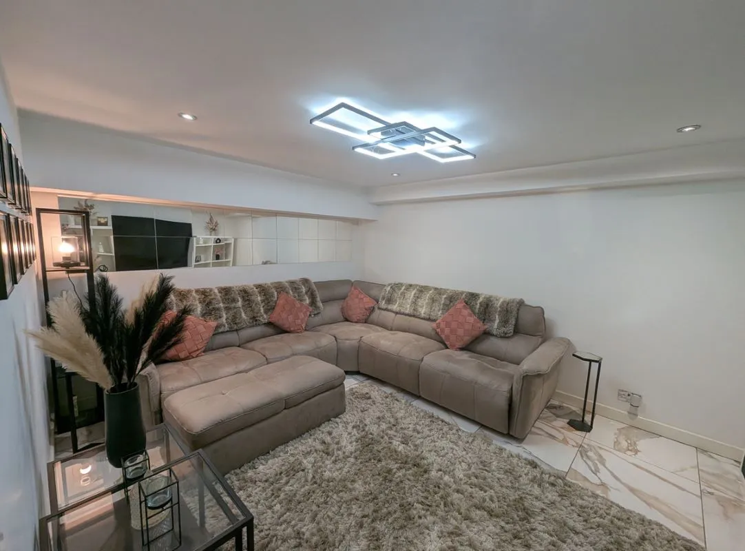 Middleton Road, Chadderton, Oldham, Lancashire, OL9 9SN - Online Auctions