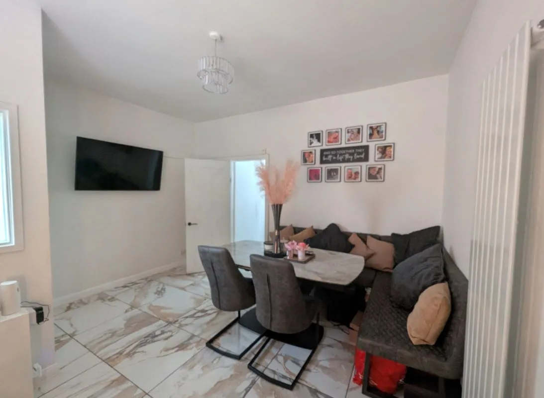Middleton Road, Chadderton, Oldham, Lancashire, OL9 9SN - Online Auctions